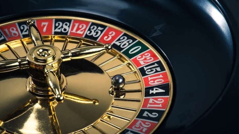 Viking Fortune bonus feature screen with free spins and multipliers active